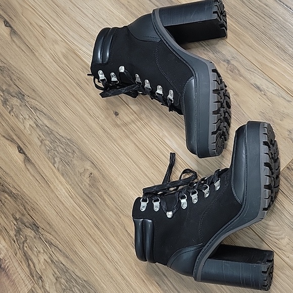 J LO Black Rigly Lace-Up Ankle Boots - Picture 6 of 15